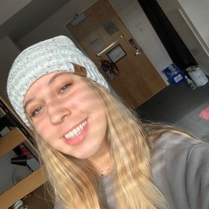 Meet your Posher, Abby